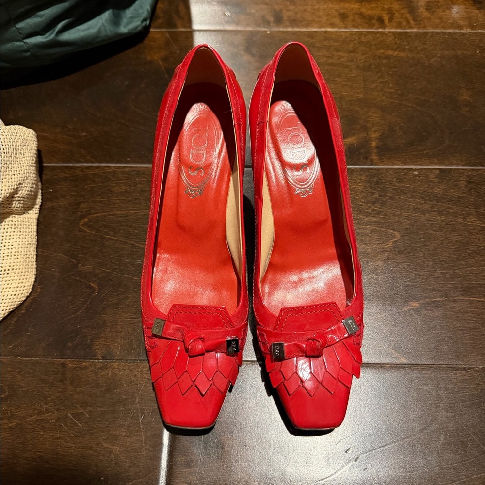 Tod’s kitten heel